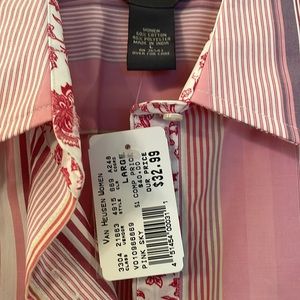 Woman’s Van Heusen dress shirt